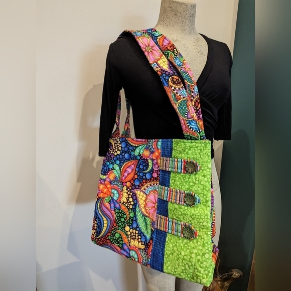 Artisan handcrafted, Psychedelic vibrant colourful quilted shoulder bag - Picture 10 of 10